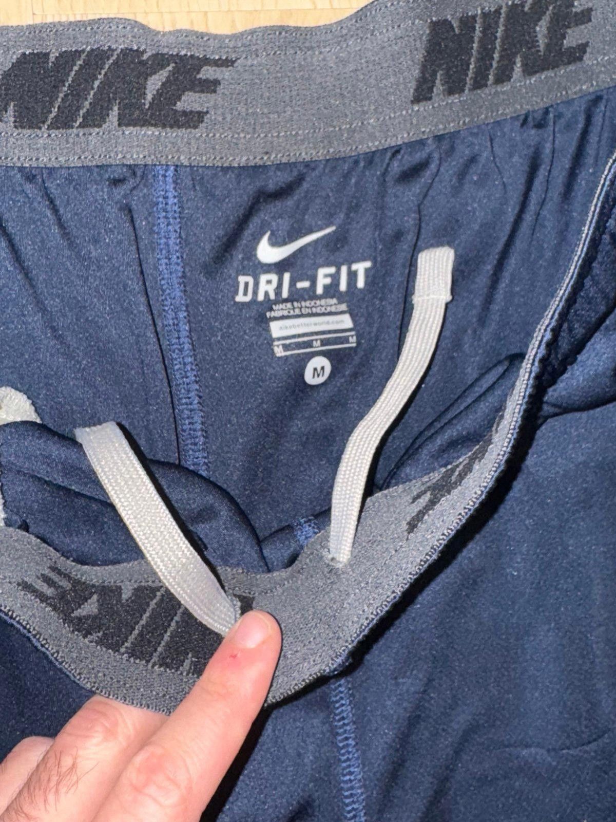 Nike Vintage Y2K Nike Dri-Fit Navy/Grey Hoop Shorts Rare Sz M Size US 32 / EU 48 - 4 Thumbnail