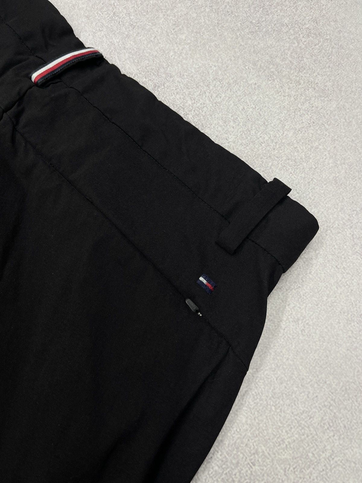Tommy Hilfiger × Vintage Mens Tommy Hilfiger Tech Pants Black Stretch Size S Size US 30 / EU 46 - 9 Thumbnail