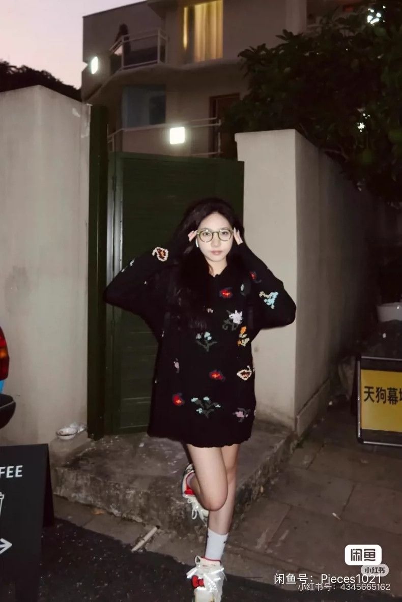 Gucci Gucci Black wool small flower heavy industry woven pattern Size US XL / EU 56 / 4 - 7 Thumbnail