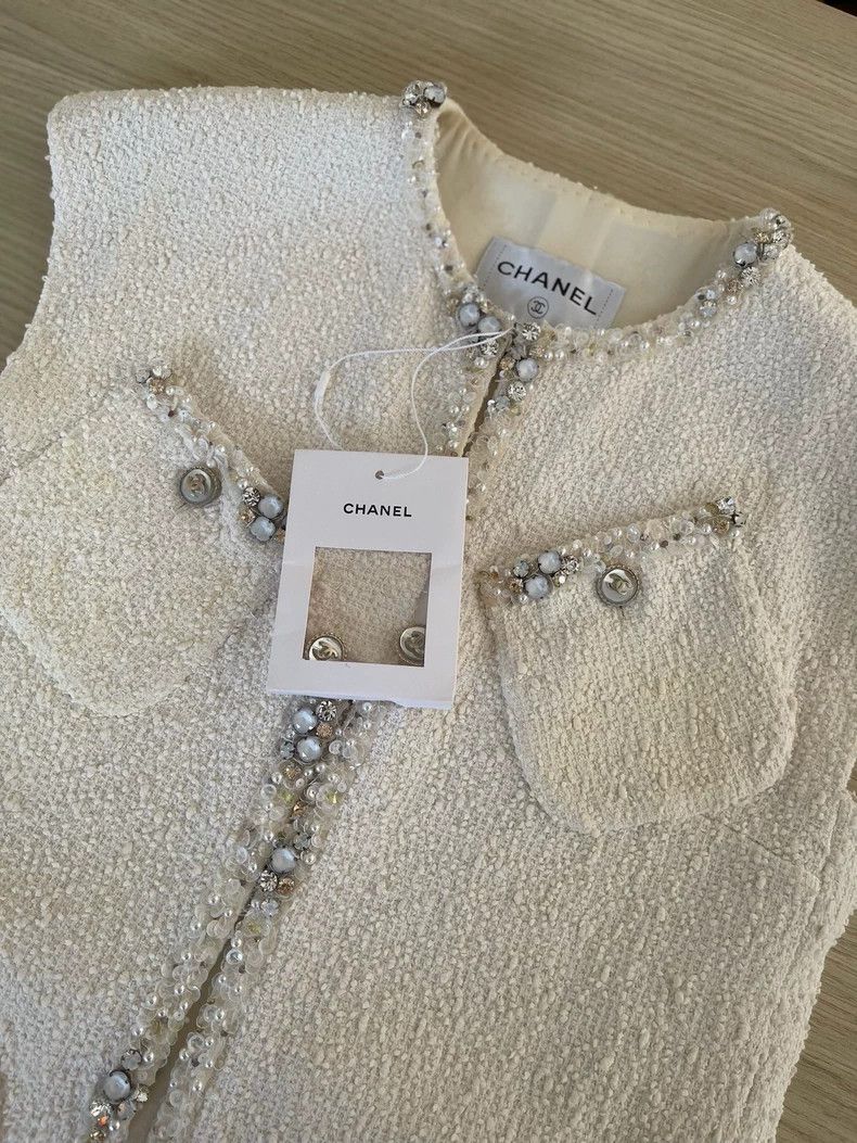 Chanel Chanel White heavy industry beaded vest Size XS / US 0-2 / IT 36-38 - 4 Thumbnail
