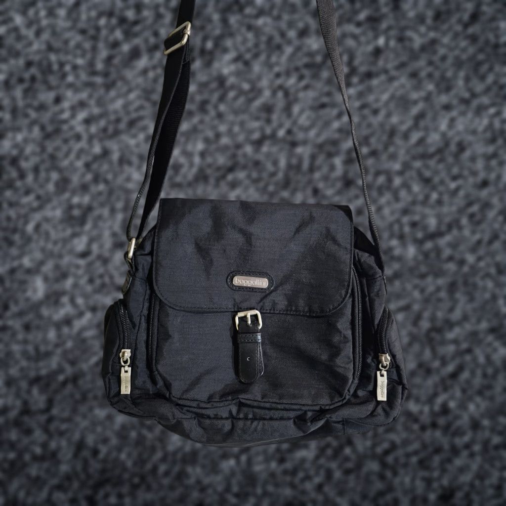 Vintage Baggallini Crossbody Handbag Nylon Multi Pocket Magnetic Flap Belt Buckle Black Medium Size ONE SIZE - 1 Thumbnail