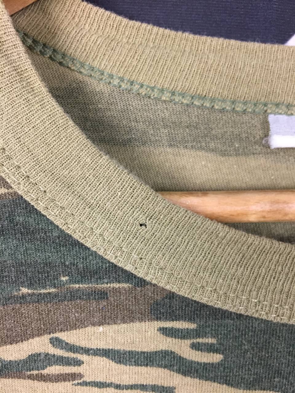 Vintage Vtg Tiger Stripe Camouflage Military Style Boxy Fit Tee Size US XL / EU 56 / 4 - 4 Thumbnail