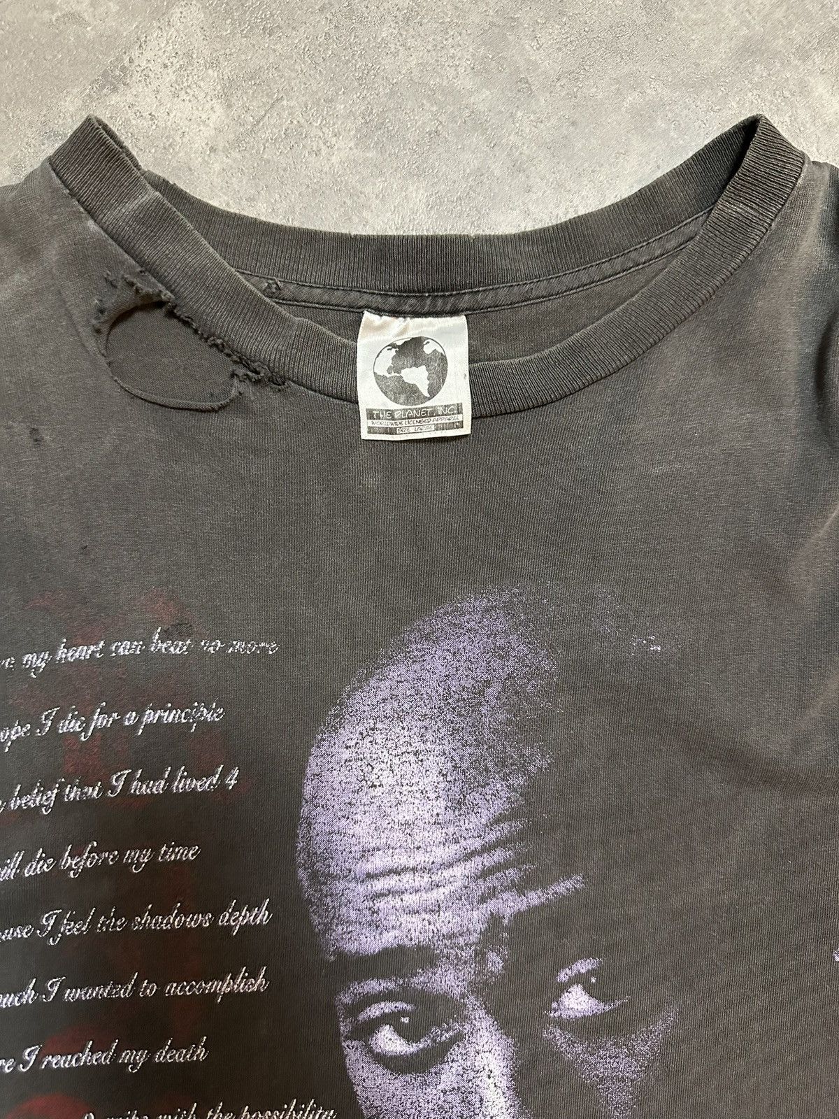 Vintage ULTRA RARE VINTAGE 90s 2Pac "2PAC 4ever" Tee Size US L / EU 52-54 / 3 - 4 Thumbnail