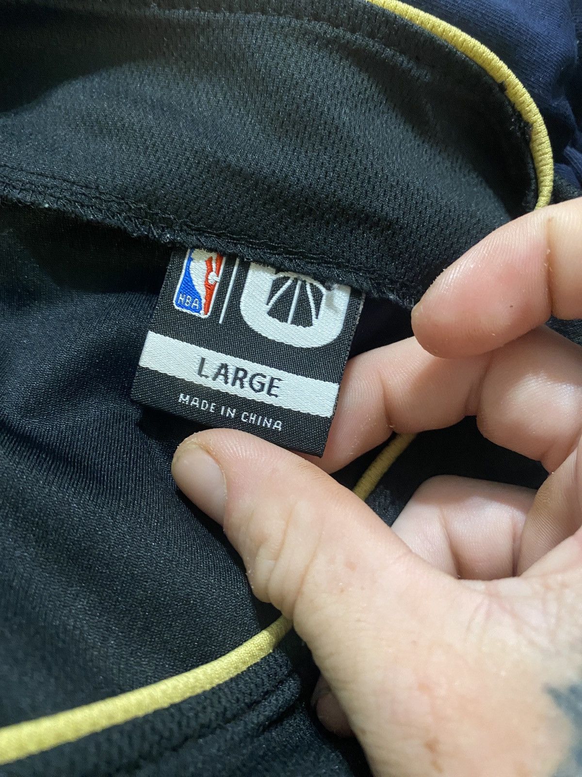 NBA RARE Chicago Bulls Black and Gold baseball jersey Size US L / EU 52-54 / 3 - 4 Thumbnail