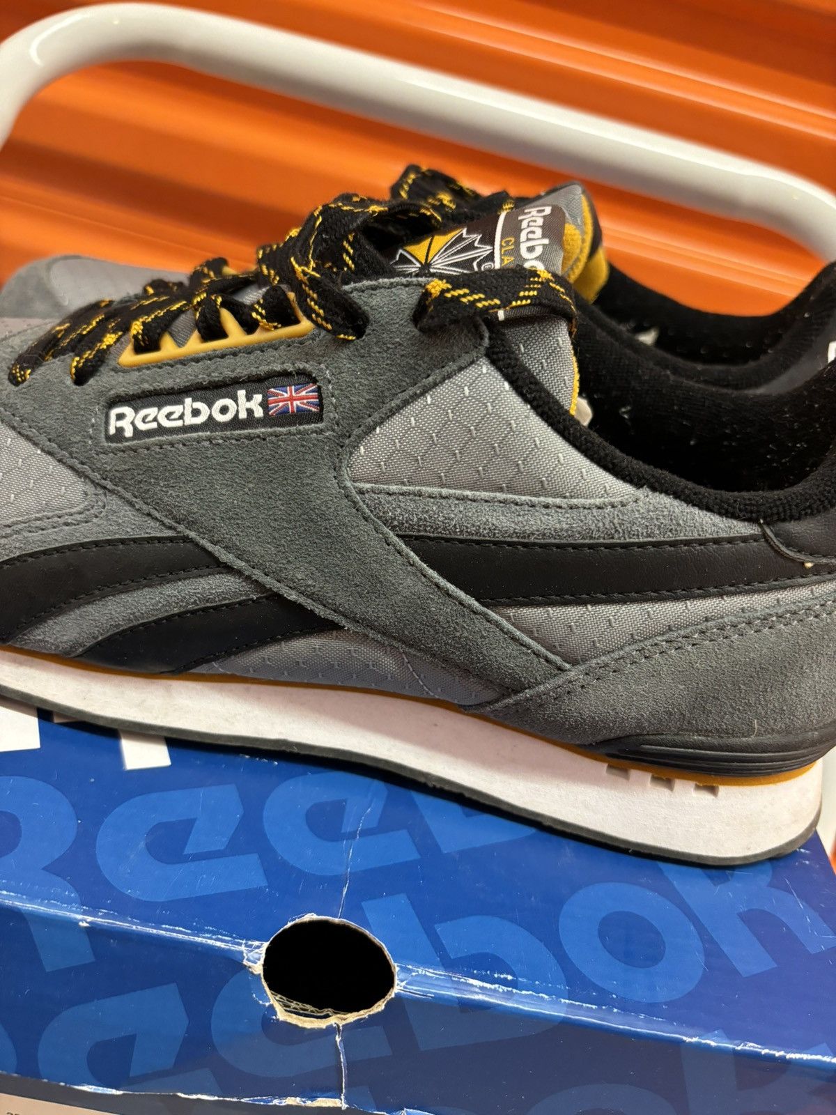 Reebok ***FINAL DROP***RARE 00s REEBOK DASH RUNNER CLASSIC SUEDE 10 Size US 10 / EU 43 - 10 Thumbnail