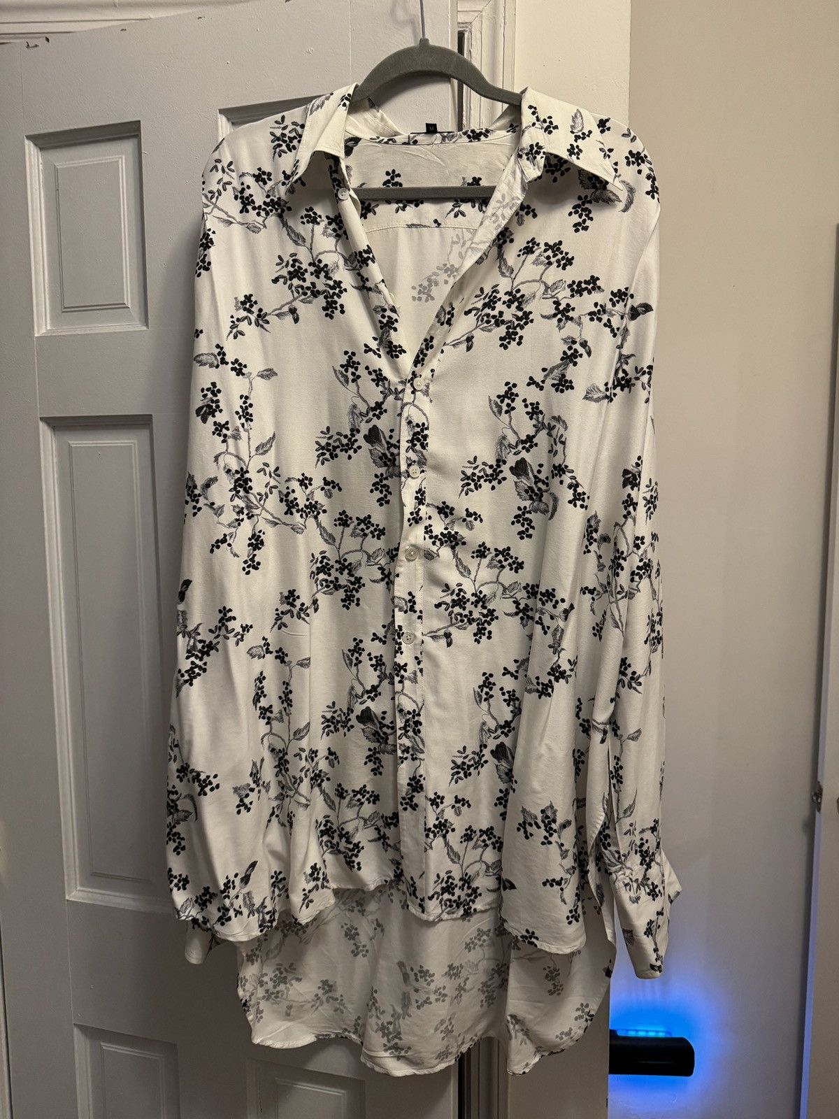 Ann Demeulemeester Ss18 rare Oversized silk blossom print shirt Size US M / EU 48-50 / 2 - 2 Thumbnail