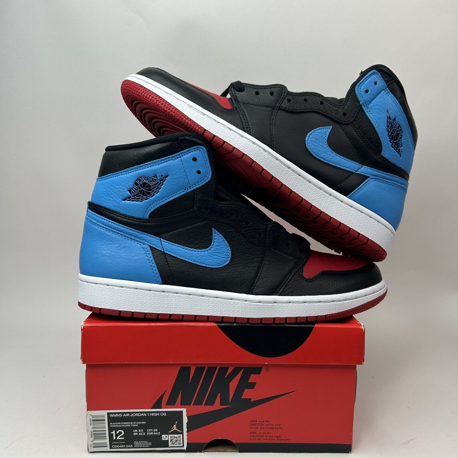 Jordan Brand Nike Air Jordan 1 Retro High OG WMNS “UNC To Chicago” 2023 Size US 12 / IT 42 - 1 Thumbnail
