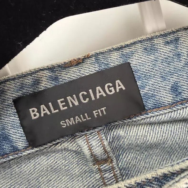 Balenciaga Balenciaga size XS Classic Straight Fit Denim Pants Size US 27 - 3 Thumbnail