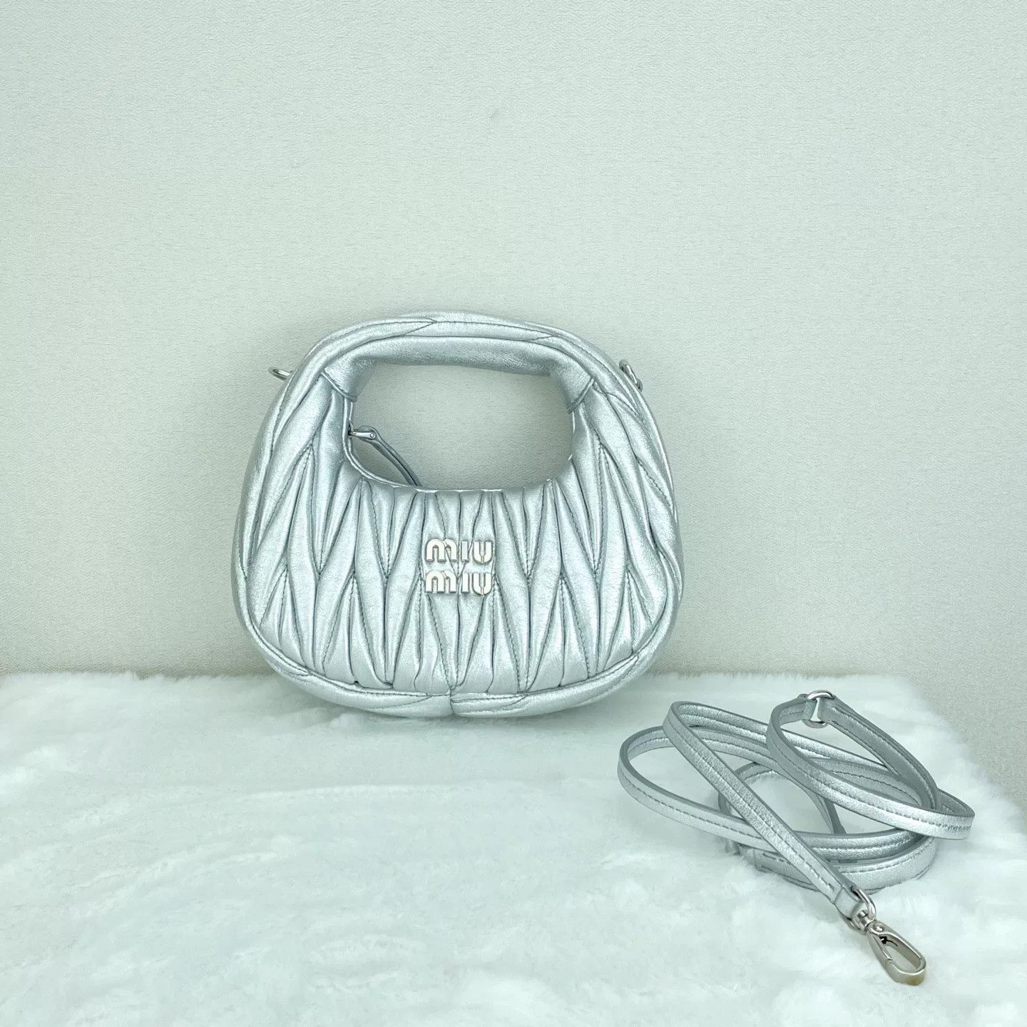 Miu Miu Pre-loved Bag Very good condition Size ONE SIZE - 1 Thumbnail