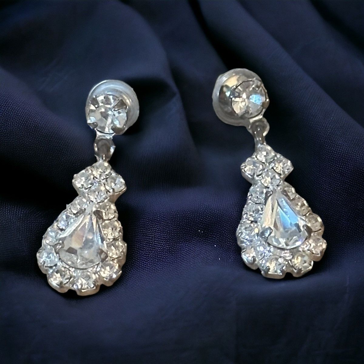 Other Rhinestone teardrop dangle post earrings Size ONE SIZE - 1 Thumbnail