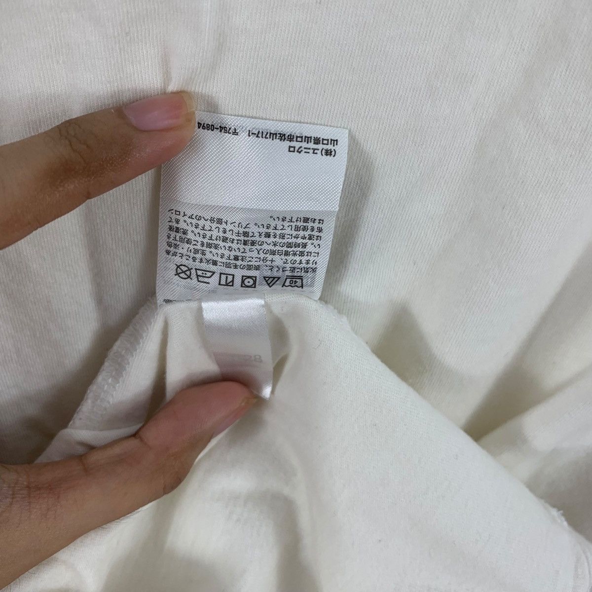 Uniqlo UNIQLO x MOOMIN SNUFKIN Little My Its Coming Tee Shirt Anime Size L / US 10 / IT 46 - 9 Thumbnail