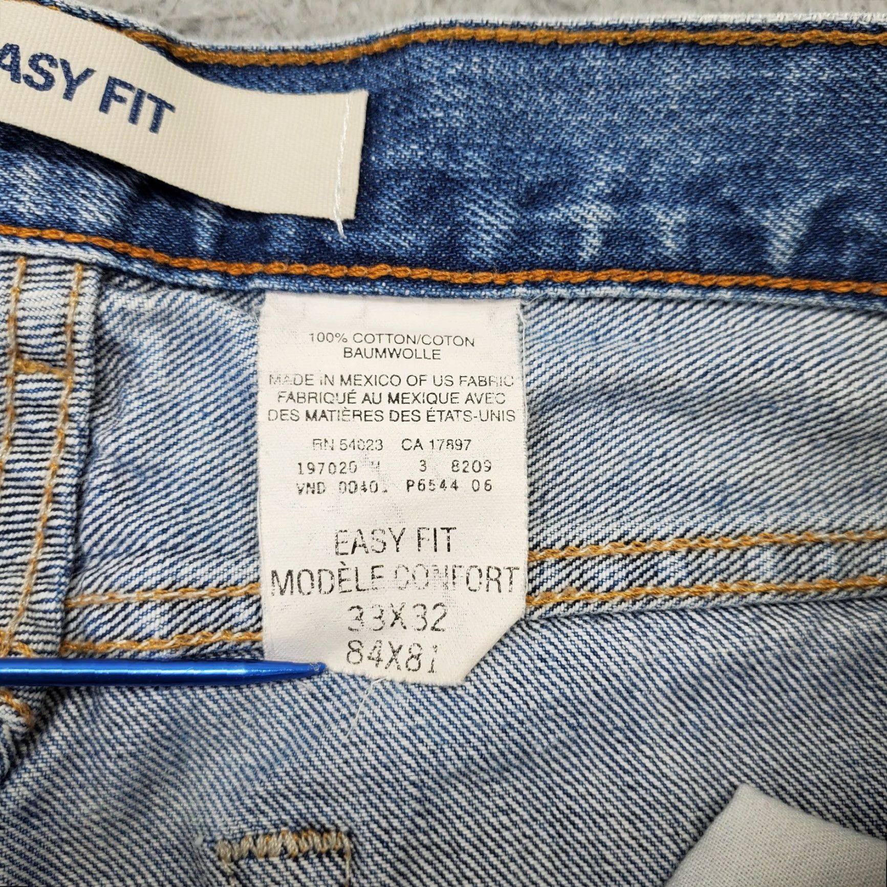 Gap GAP Mens Jeans Straight 33x32 Blue Denim Easy Fit Mid Rise Outdoor Denim Jeans Mens Size 33 Blue Streetwear Regular Rise 5-Pocket Size US 33 - 6 Thumbnail