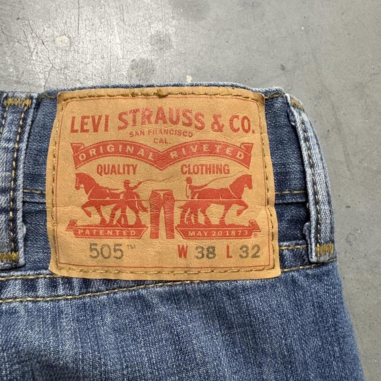 Levi's Crazy Vintage Y2K/2000s Baggy Levis 505 Streetwear Medium Wash Denim Jeans! Size US 38 / EU 54 - 8 Thumbnail