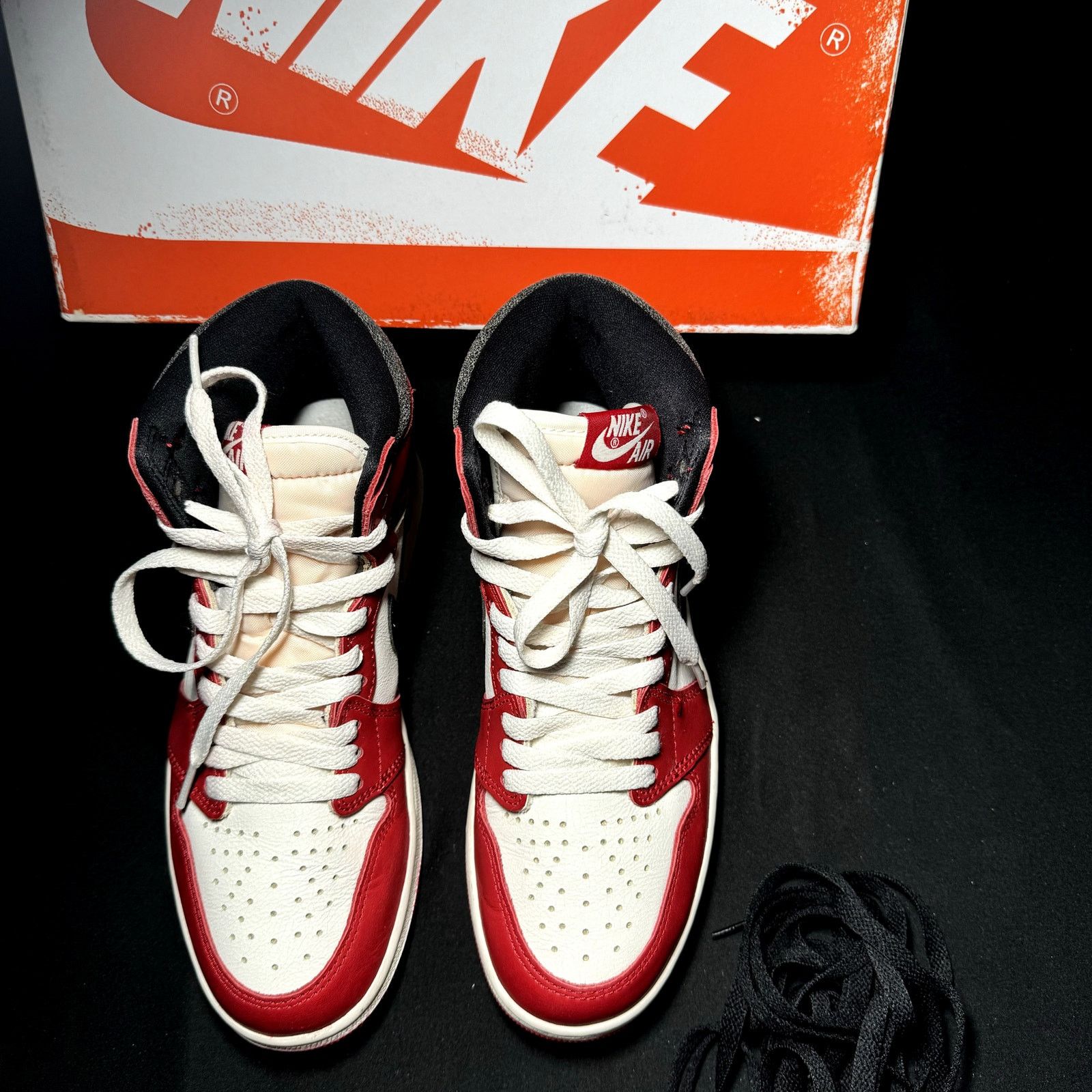Jordan Brand × Nike Nike Air Jordan 1 Retro High OG Chicago Lost & Found 2022 Size US 6.5 / EU 39-40 - 4 Thumbnail