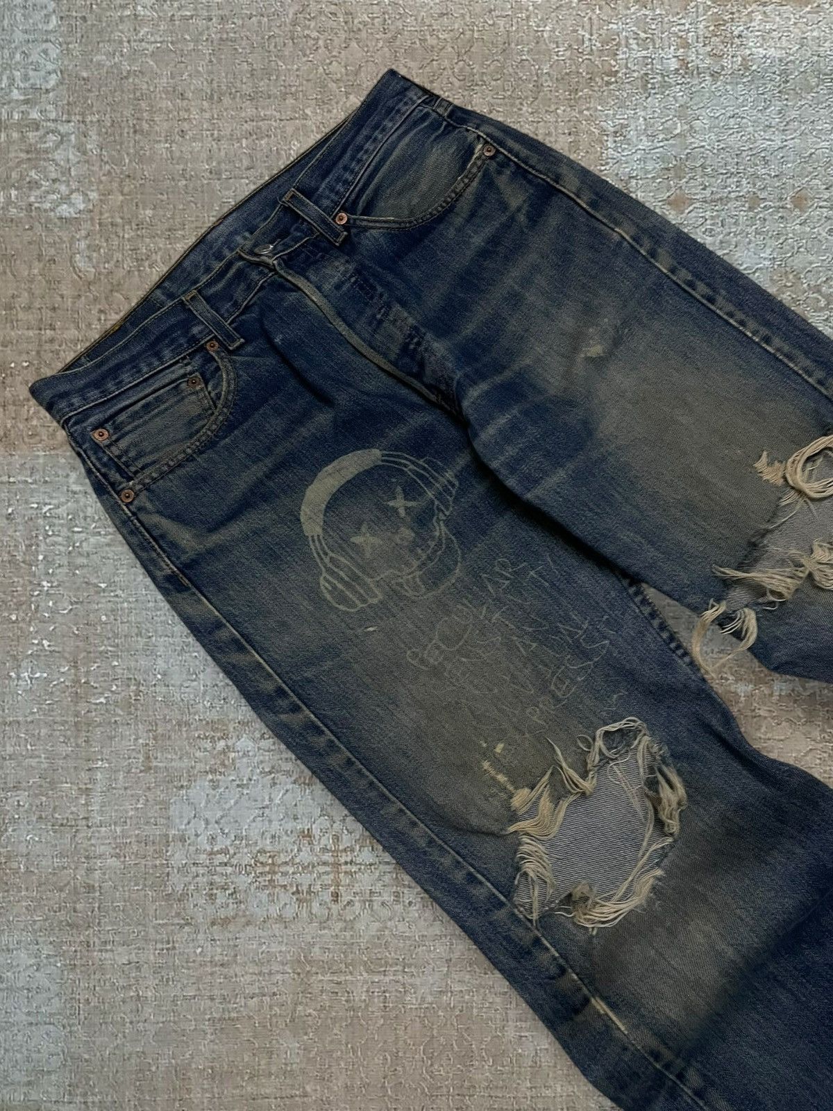Levi's Vintage Clothing Vintage 1990s Designer Levis 501 Skull Distressed Denim Size US 31 - 8 Thumbnail