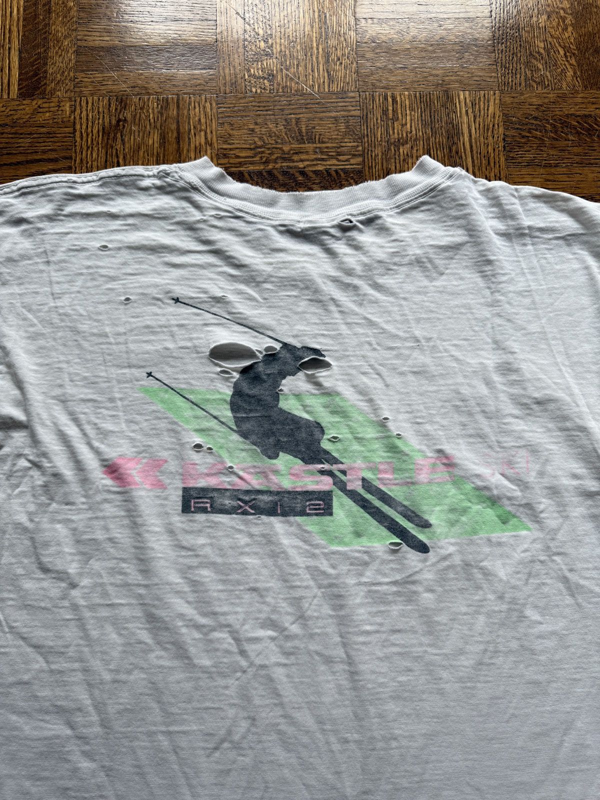 Vintage Vintage 90s Kastle Ski Gear Distressed Graphic Tee Size US XL / EU 56 / 4 - 4 Thumbnail