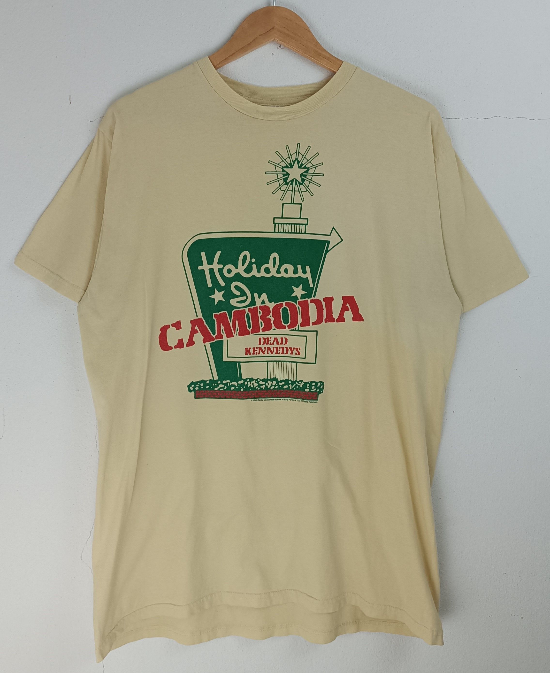Band Tees VINTAGE '12 DEAD KENNEDYS HOLIDAY IN CAMBODIA SEX PISTOLS Size US L / EU 52-54 / 3 - 3 Thumbnail