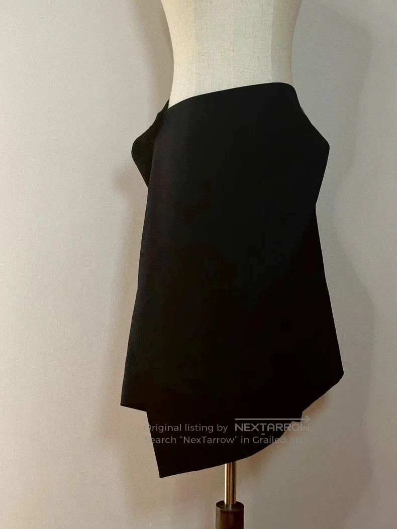 Vivienne Westwood Vivienne Westwood Deformed Black Skirt . Size US 30 / EU 46 - 1 Thumbnail
