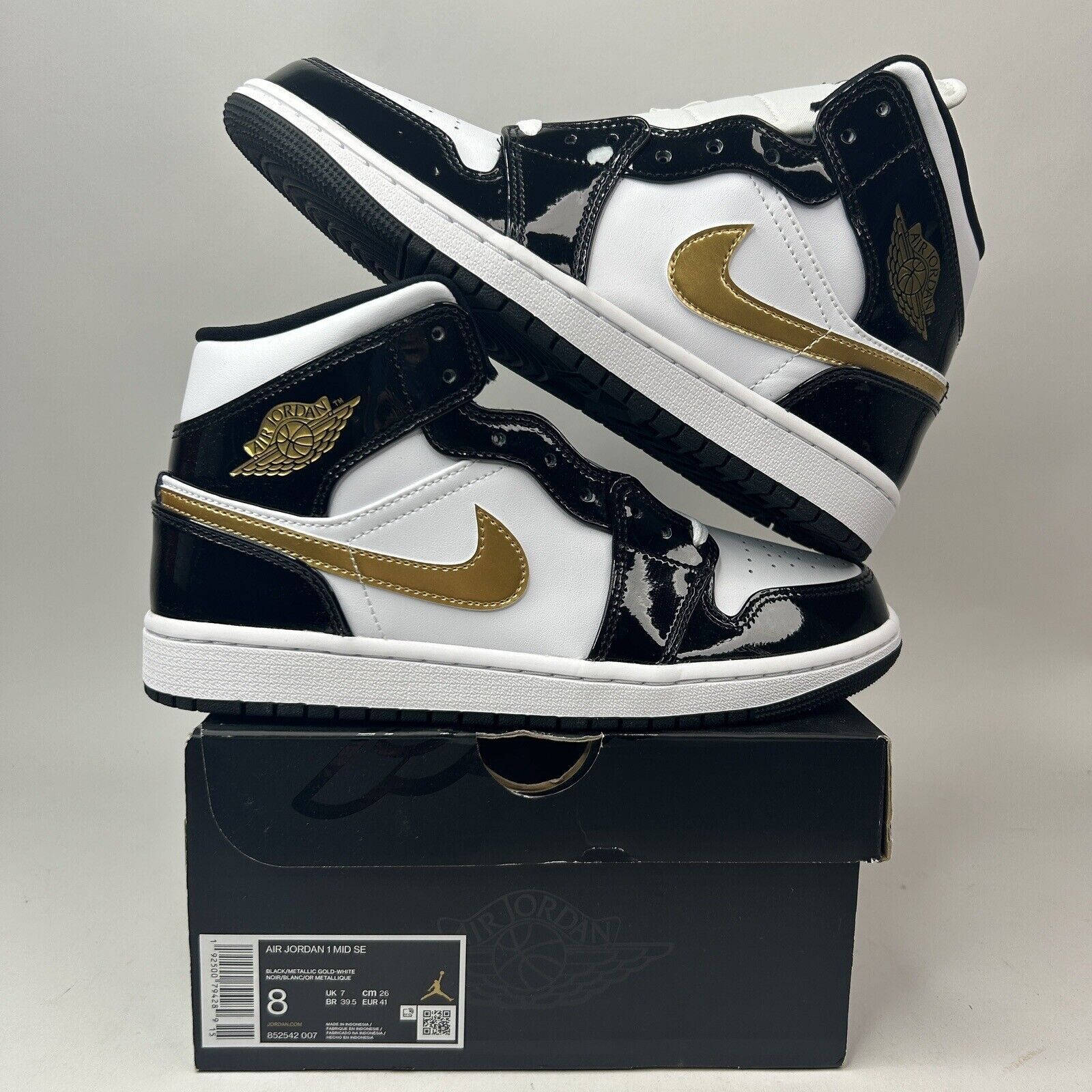 Nike Air Jordan Mid SE “Patent Black Metallic Gold” 2023