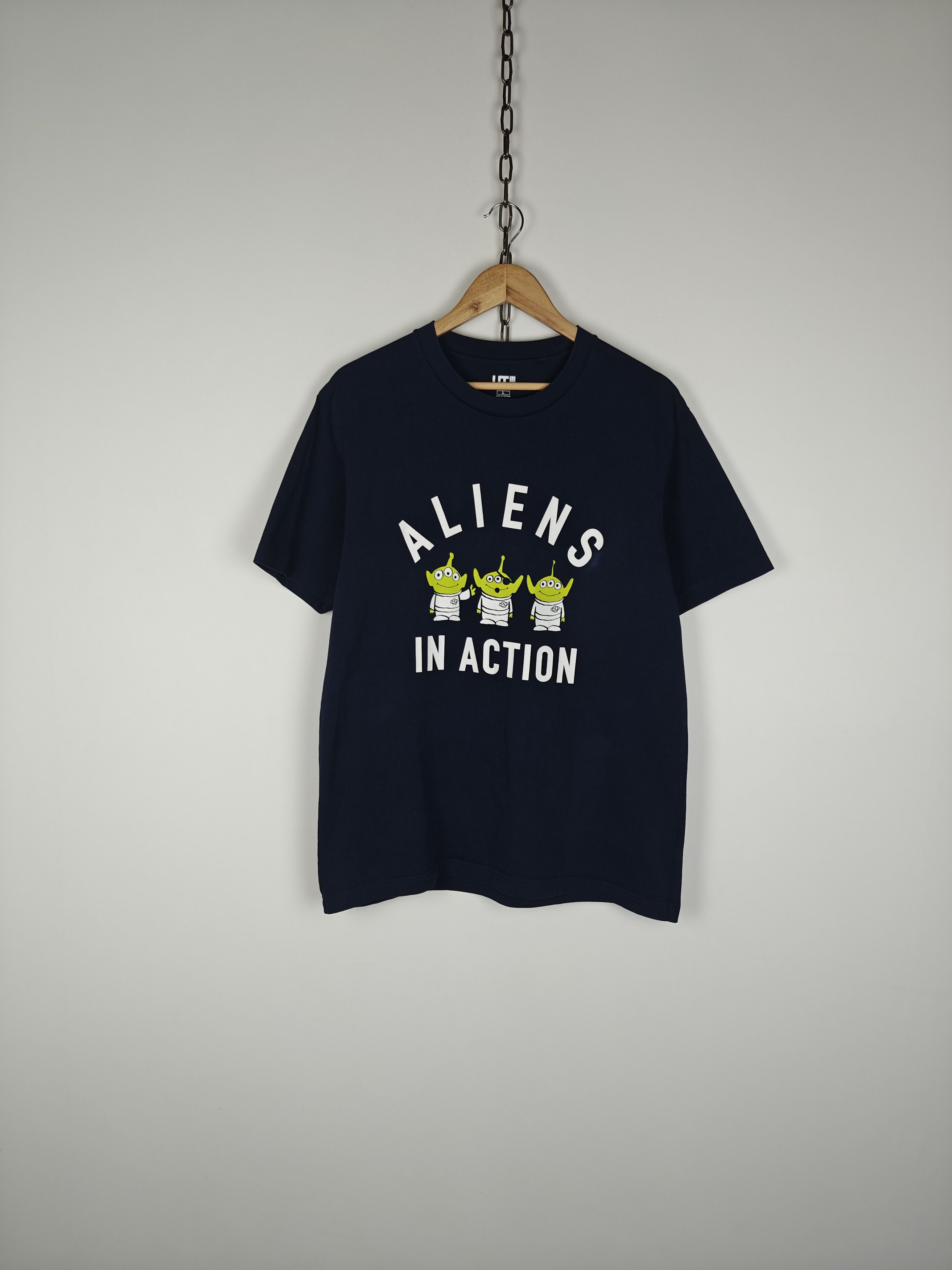 Uniqlo Uniqlo x Pixar T-Shirt Aliens Print Tee Blue size L Size US L / EU 52-54 / 3 - 1 Thumbnail