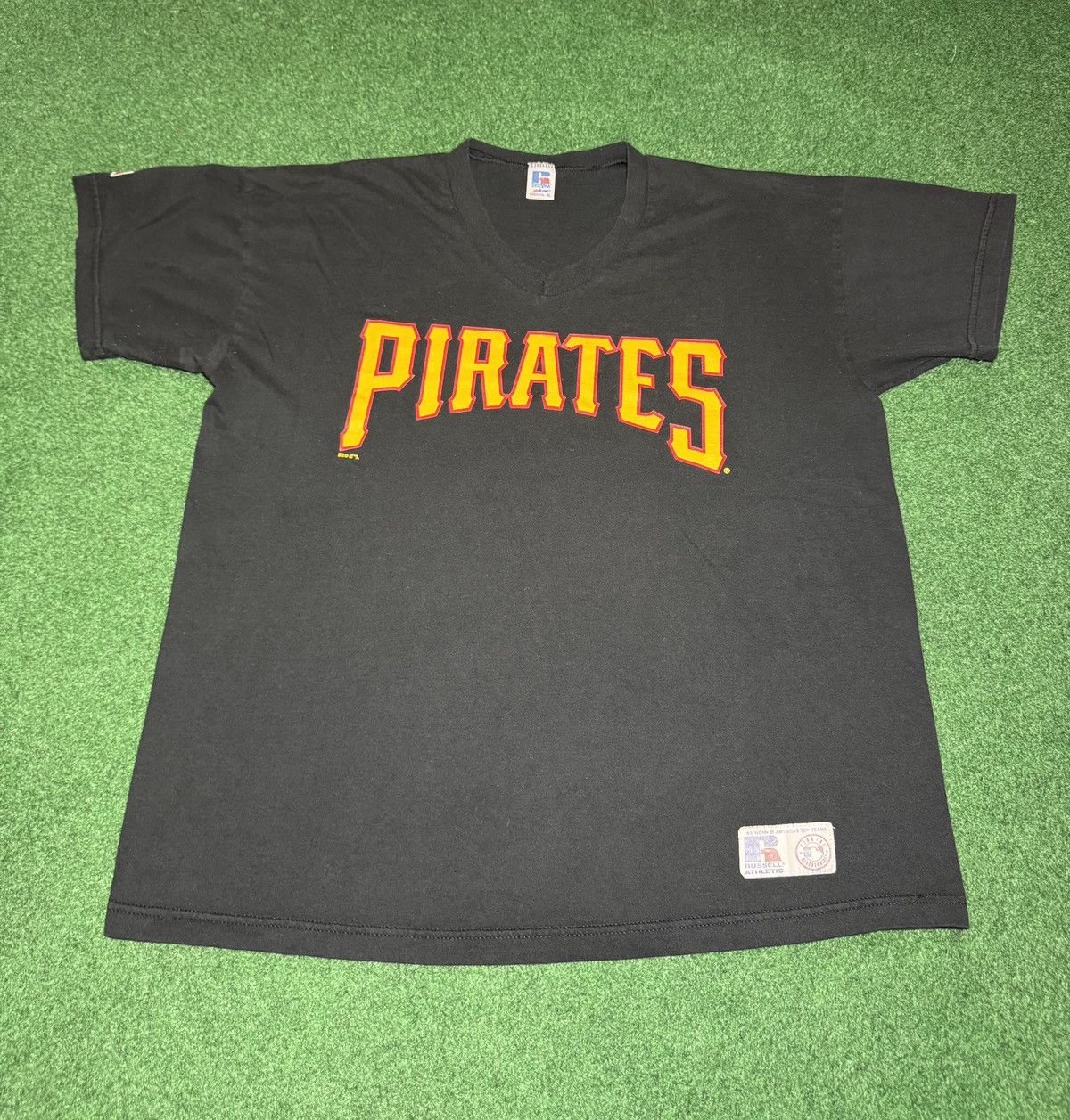 Russell Athletic Pirates Russell Athletic Vintage XL T Shirt MLB Baseball Size US XL / EU 56 / 4 - 1 Thumbnail