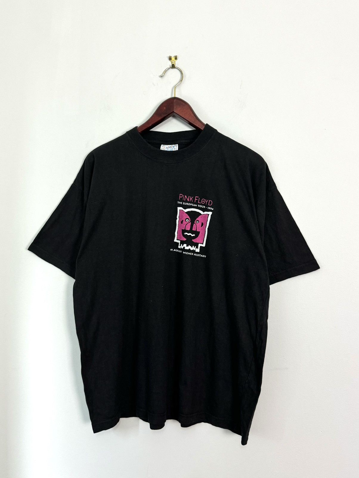 Band Tees Vintage Pink Floyd 1994 European Tour T-shirt Size US XL / EU 56 / 4 - 1 Thumbnail