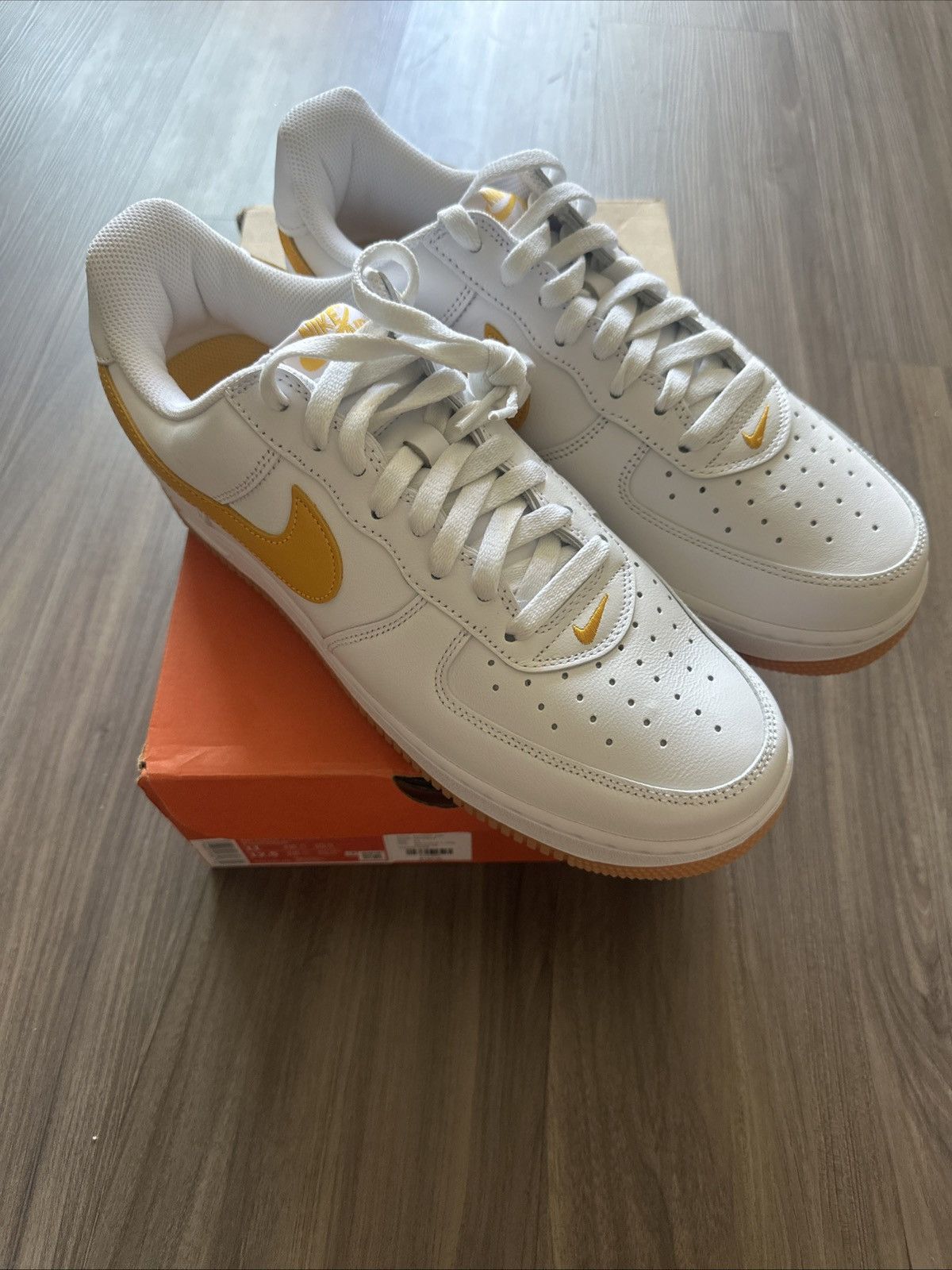 Nike Air Force Low Waterproof White Mens Size 11 US