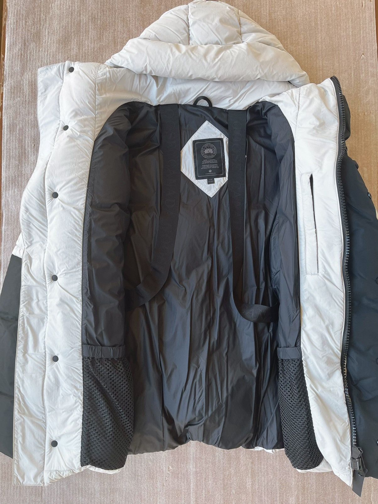 Canada Goose Lightweight, breathable and comfortable jacket Size US M / EU 48-50 / 2 - 2 Thumbnail