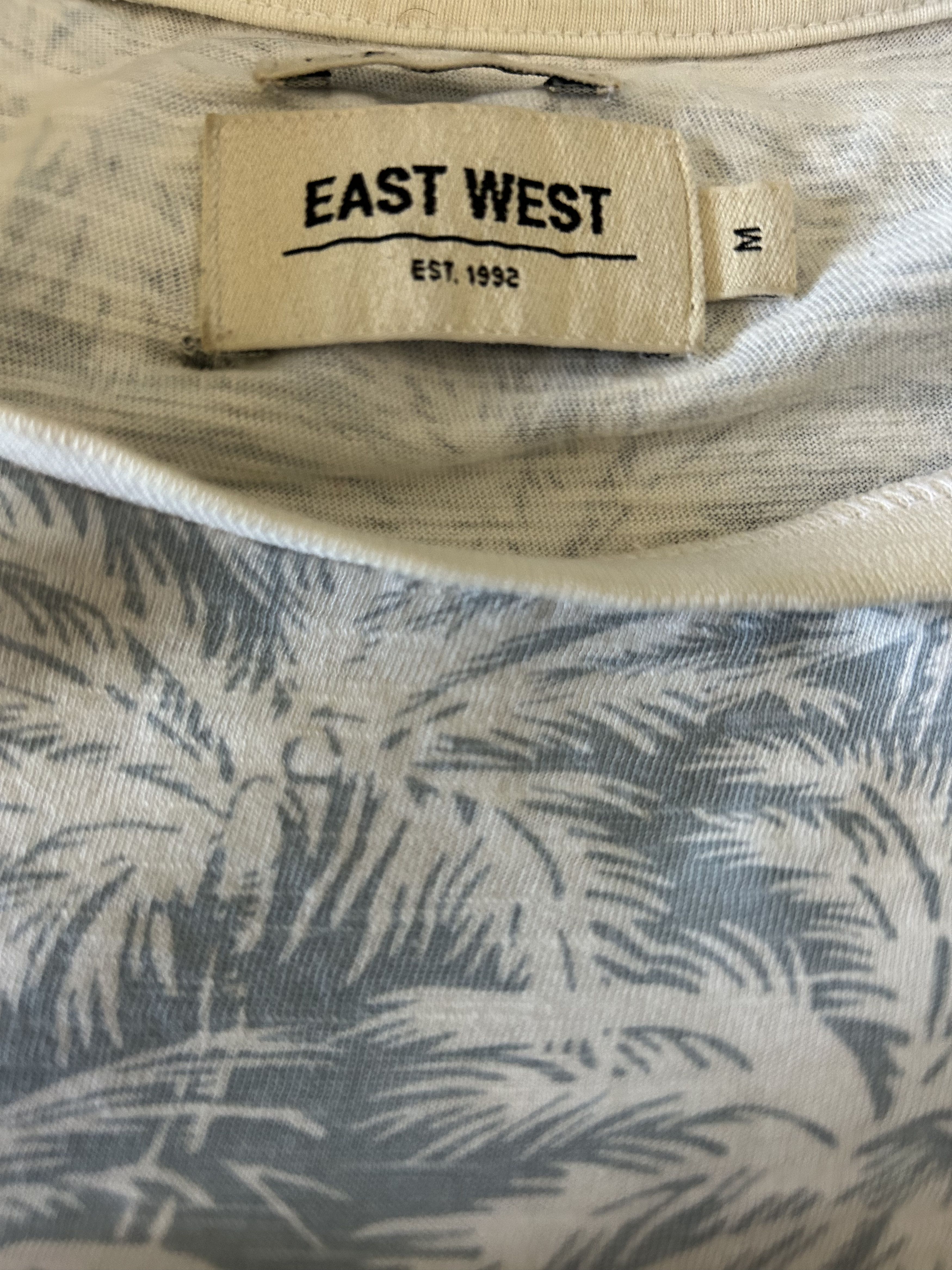 Other Men's T-shirt with palm trees - EAST WEST - M - SALE Size US M / EU 48-50 / 2 - 3 Thumbnail