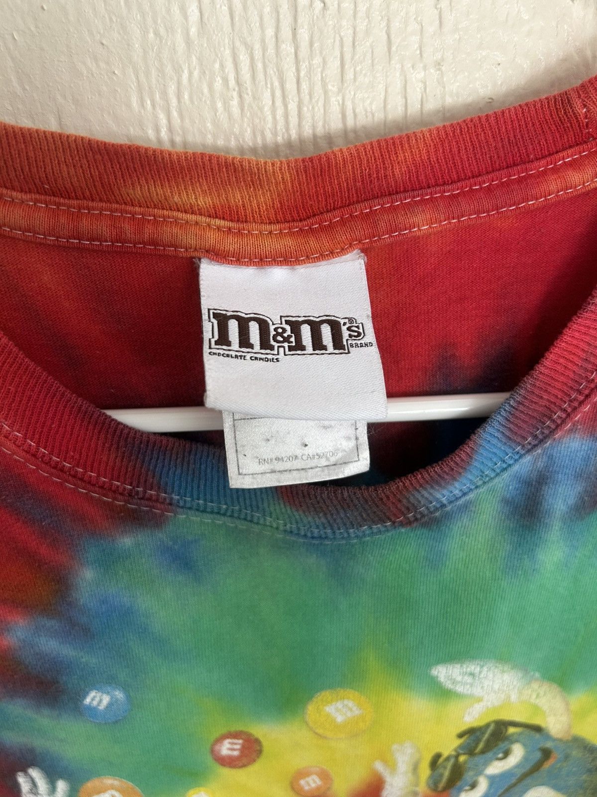 Vintage Vintage M&Ms Falling Graphic Tie Dye T-shirt Size US M / EU 48-50 / 2 - 6 Thumbnail
