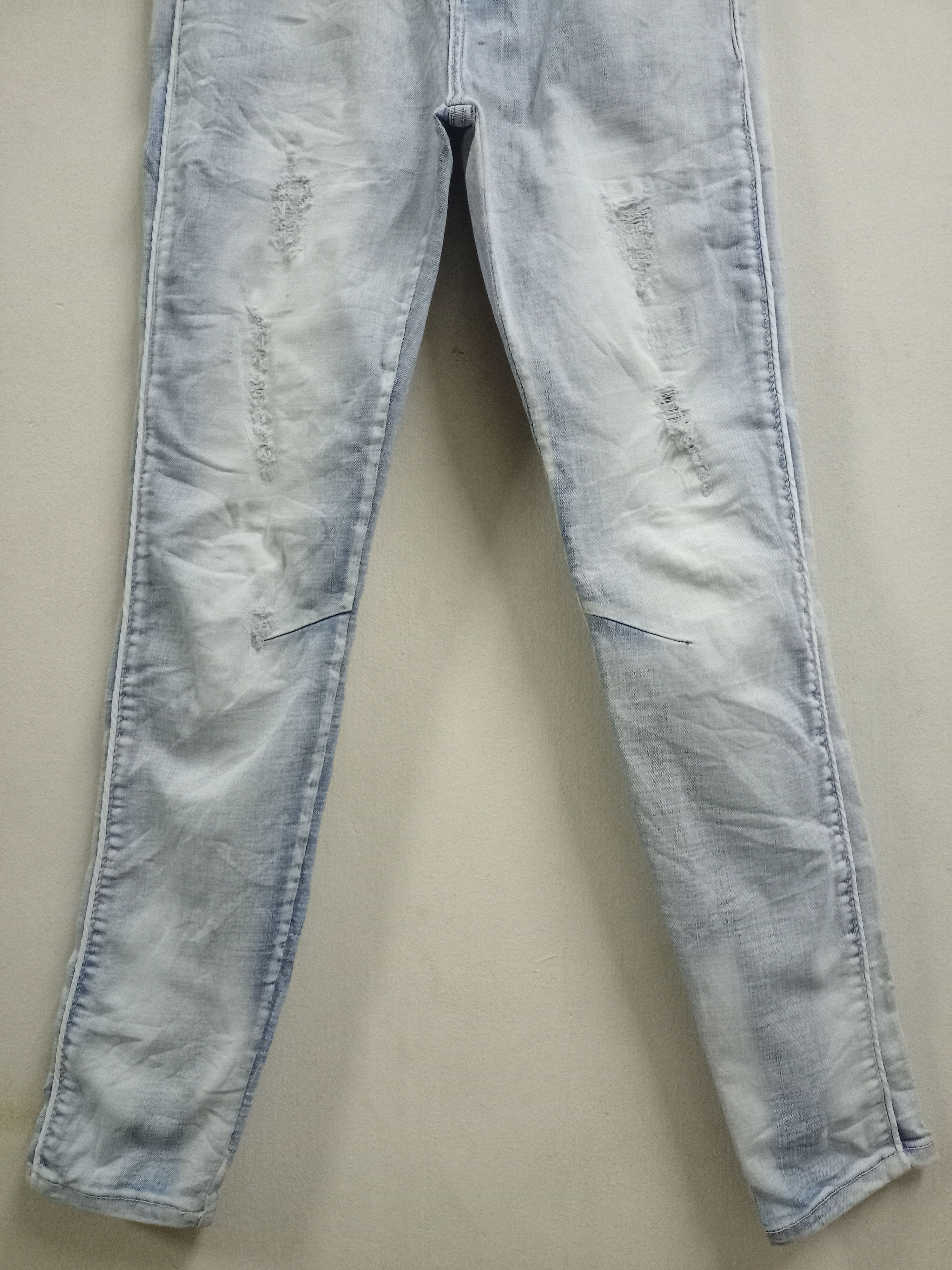 Japanese Brand Vintage Japanese Brand Acid Wash Style Distressed Jeans Size US 31 - 5 Thumbnail