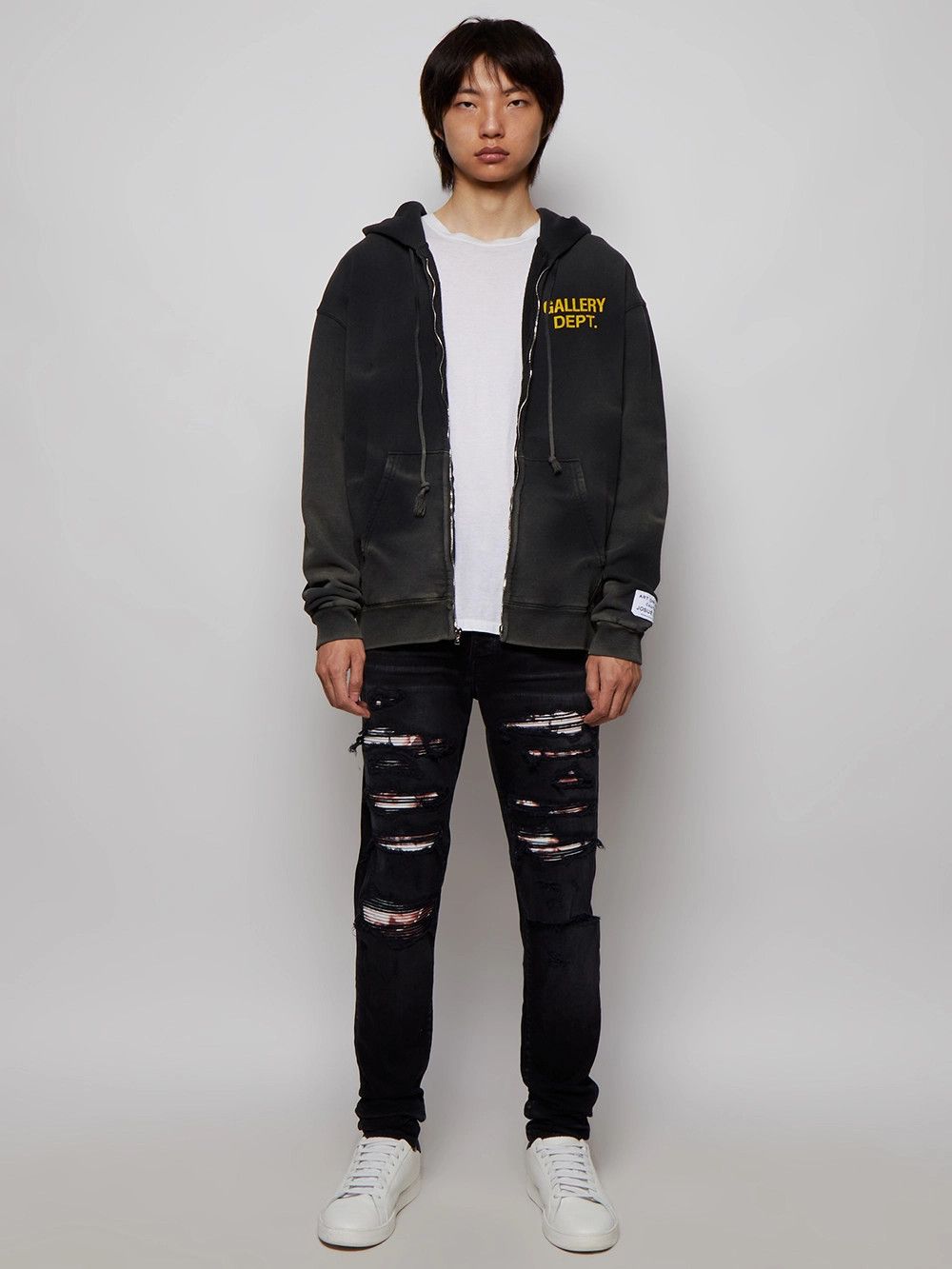 Amiri o1mle0426 Tie Dye Bandana Thrasher Jeans in Aged Black Size US 33 - 1 Thumbnail