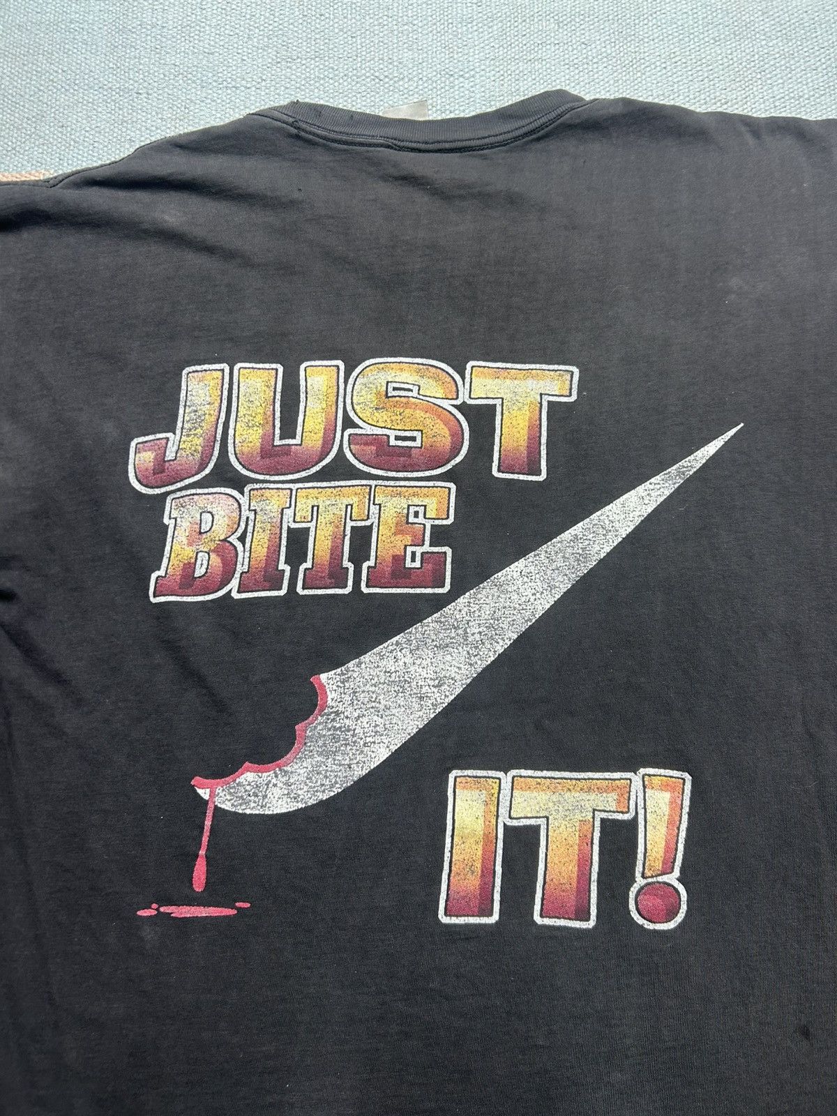 Rap Tees Vtg 90s t shirt Mike Tyson rap tee bite it Nike Holyfield XL Size US XL / EU 56 / 4 - 13 Thumbnail