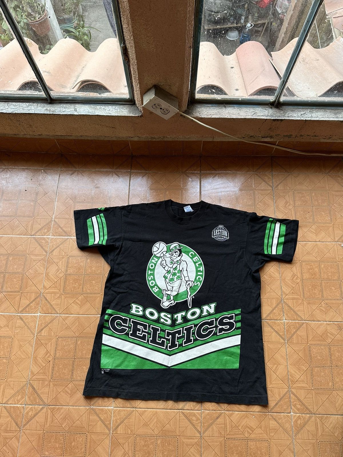 Image of Boston Celtics x NBA Vintage Tee Celtics in Black, Men's (Size XL)