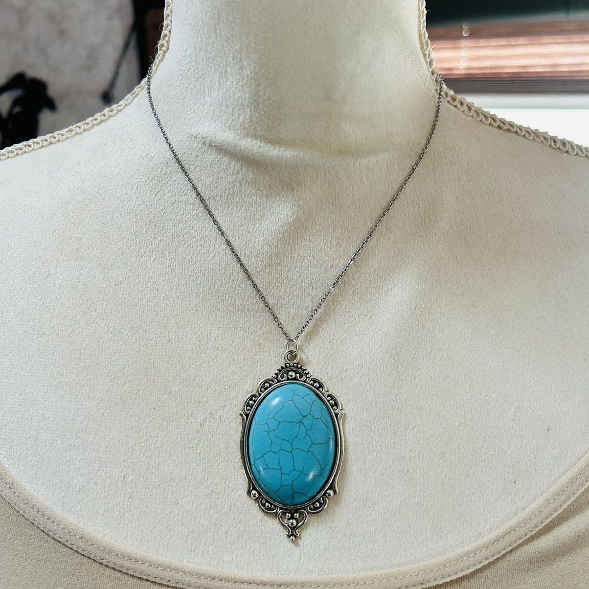 Handmade Handcrafted turquoise dyed howlite cabochon stone necklace Size ONE SIZE - 3 Thumbnail