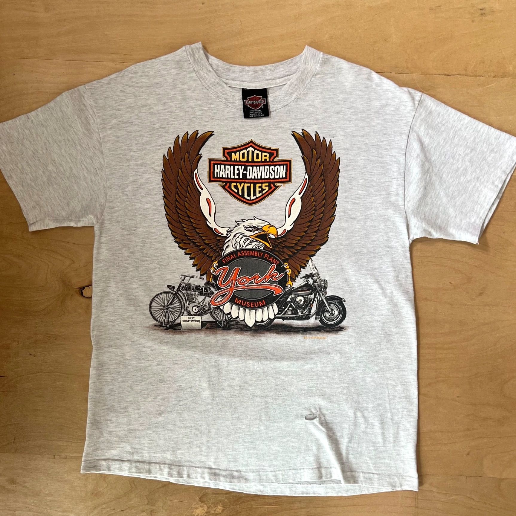 Harley Davidson VINTAGE Harley-Davidson Shirt L Gray 90s Final Assembly Plant Biker Eagle Art Shirt Mens 90s Harley-Davidson USA Cartoon Ice Age Logo Size US L / EU 52-54 / 3 - 2 Thumbnail
