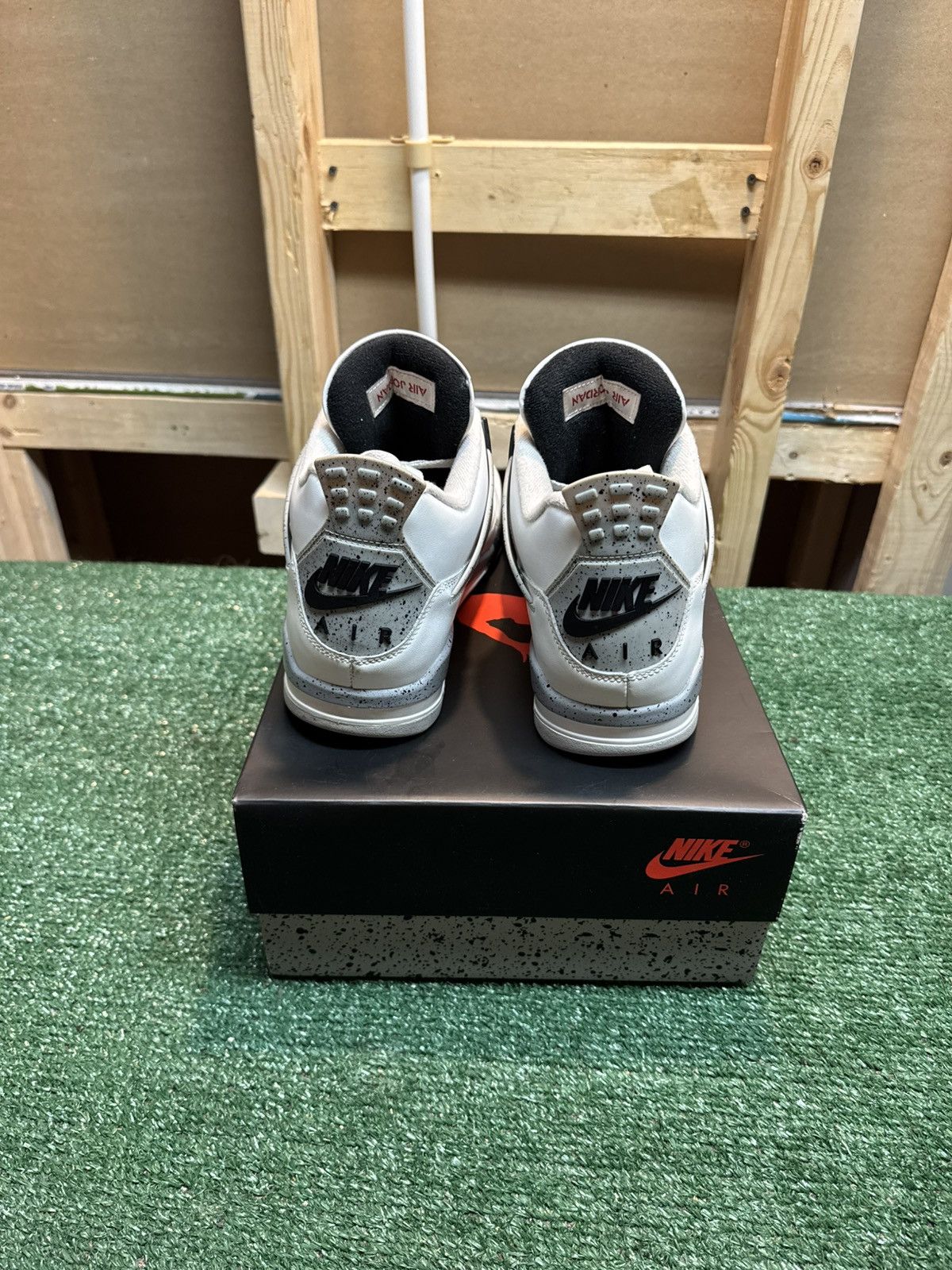 Jordan Brand Jordan Retro 4 White Cement Size 10.5 Size US 10.5 / EU 43-44 - 8 Thumbnail