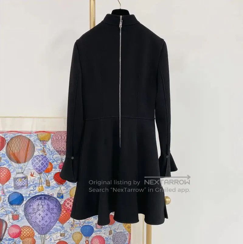 Louis Vuitton Louis Vuitton Black Wool Long Sleeve Dress . Size M / US 6-8 / IT 42-44 - 2 Thumbnail