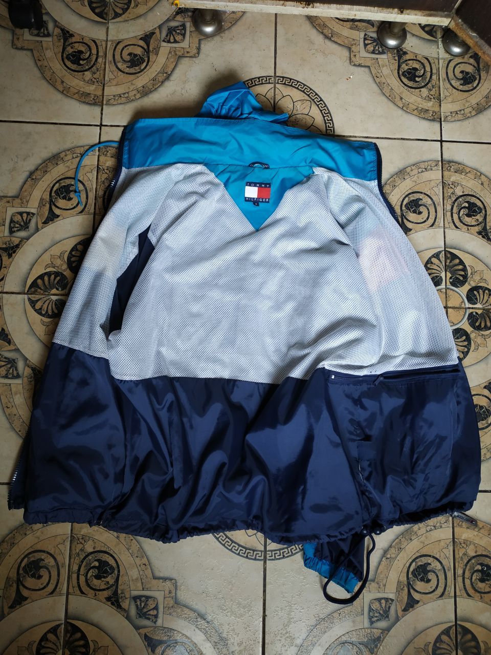 Tommy Hilfiger Vintage 90s Tommy Hilfiger Sailing Gear Big Flag Jacket Size US M / EU 48-50 / 2 - 11 Thumbnail