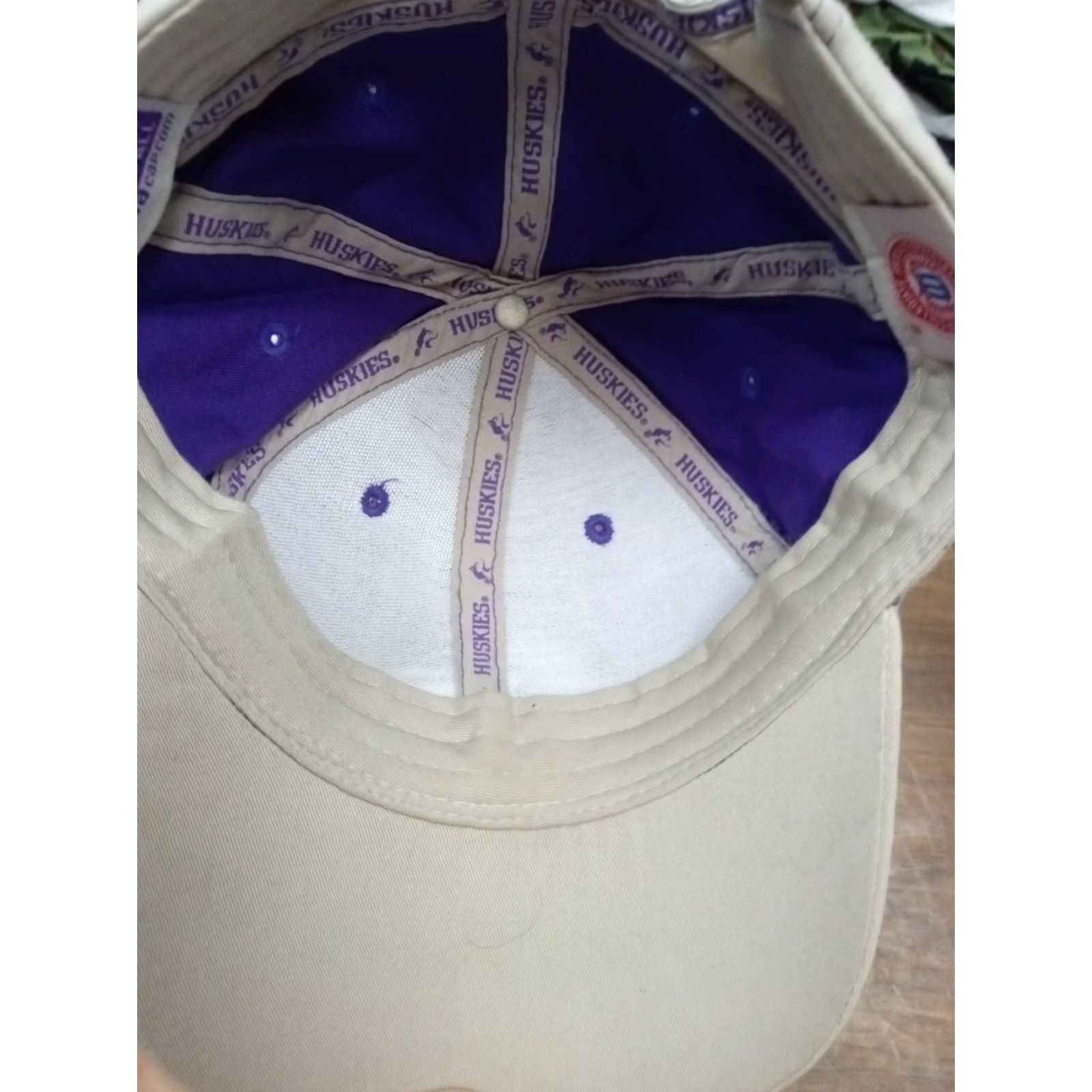 New Era VINTAGE New Era Adjustable NCAA Washington Huskies Hat Embroidered Logo Hookloop Hat Men One Size Purple Huskies 90s Sports Logo Size ONE SIZE - 7 Thumbnail