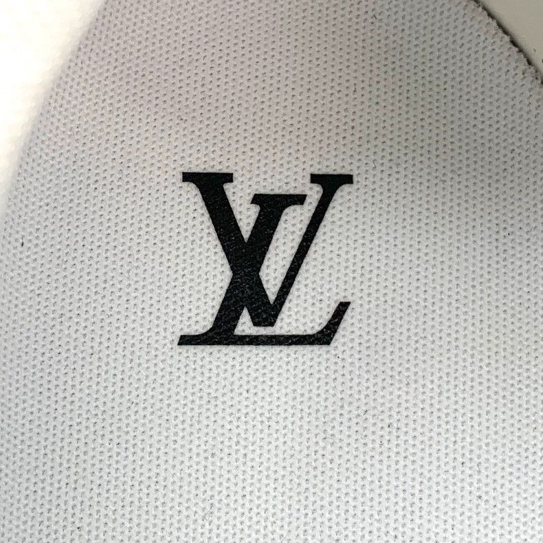 Louis Vuitton Louis Vuitton Black and white color-block logo embossed la Size US 7 / EU 40 - 7 Thumbnail