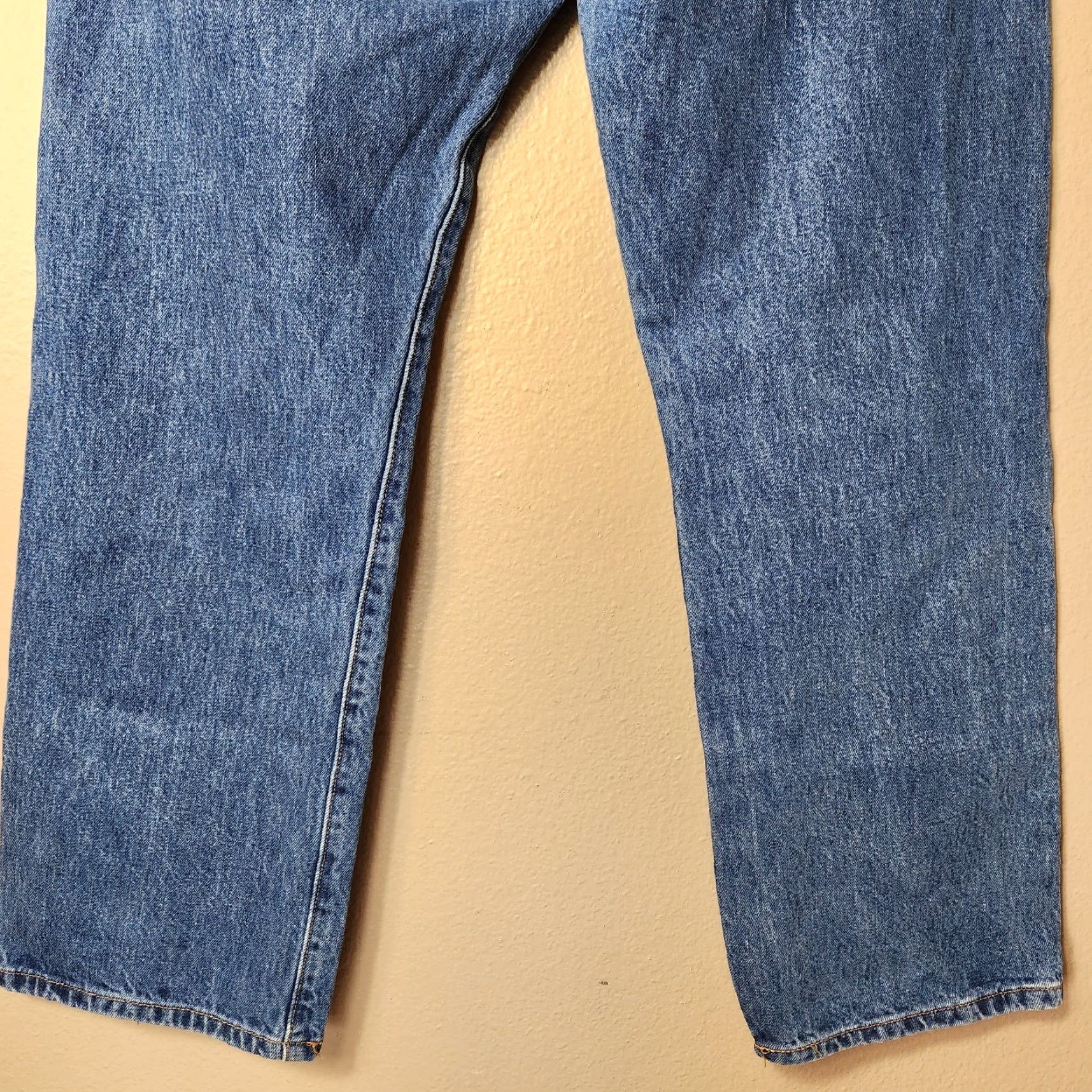 Levi's VINTAGE Levi's Jeans 501 Button Fly Medium Wash Straight Mens 36x30 Blue Denim Regular Inseam 30s 90s Moda? Size US 36 / EU 52 - 7 Thumbnail