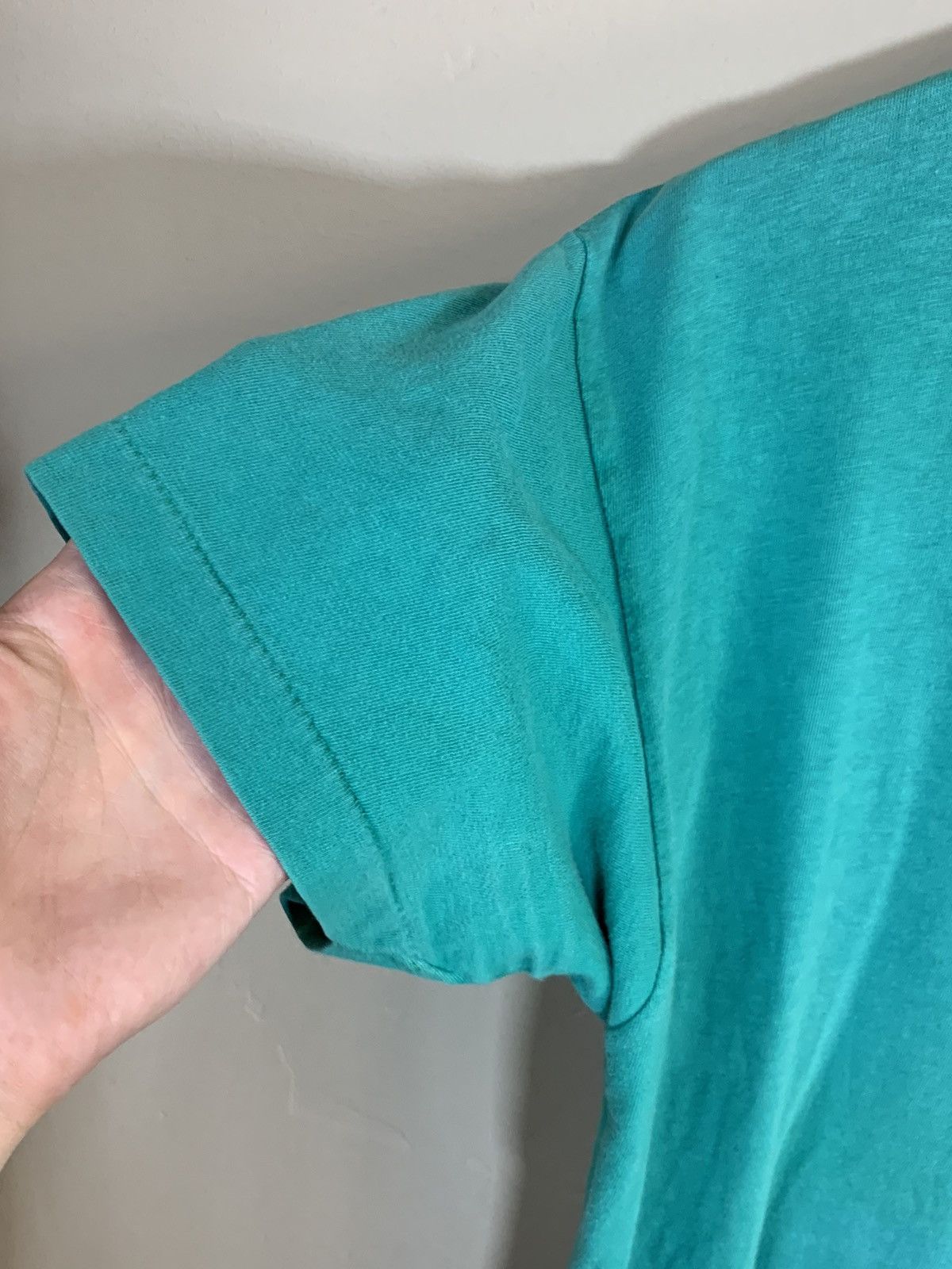 Vintage *RARE* Vintage 70’s Turquoise Single Stitch Pocket T-Shirt Size US L / EU 52-54 / 3 - 4 Thumbnail