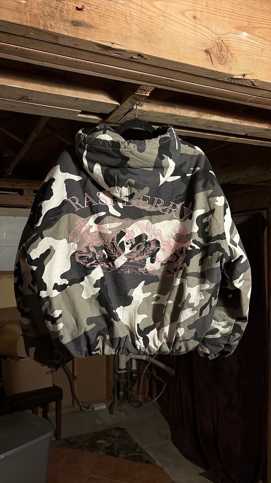 The GV Gallery Raspberry Hills camo bomber Size US L / EU 52-54 / 3 - 2 Thumbnail