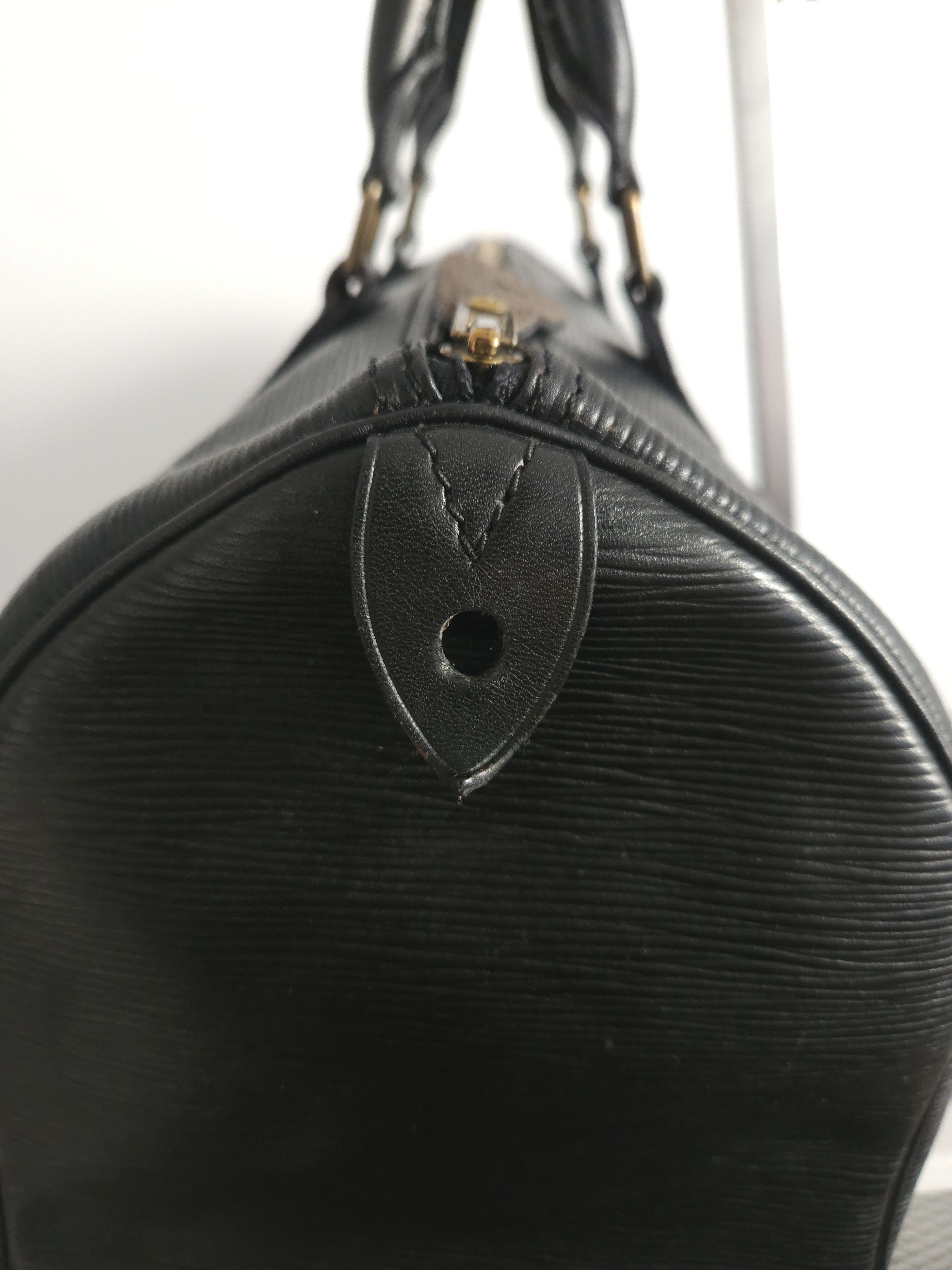 Louis Vuitton Vtg 80s Louis Vuitton epi leather speedy 30 mini boston bag Size ONE SIZE - 21 Thumbnail