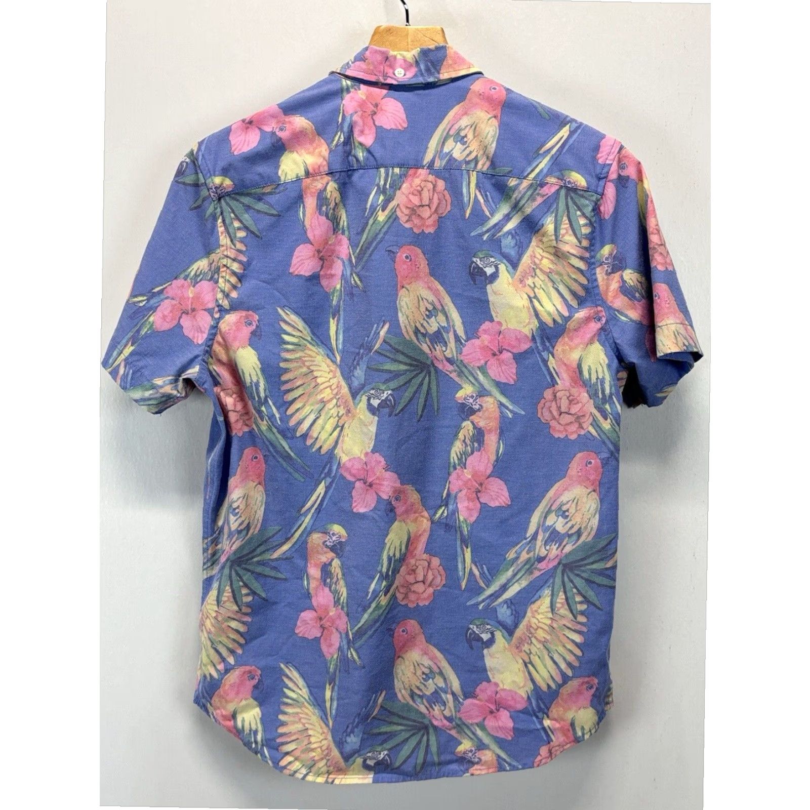 Chubbies Chubbies Tropical Birds Parrots Short Sleeve Button-Up Shirt Small Mens Multicolor Size US S / EU 44-46 / 1 - 3 Thumbnail