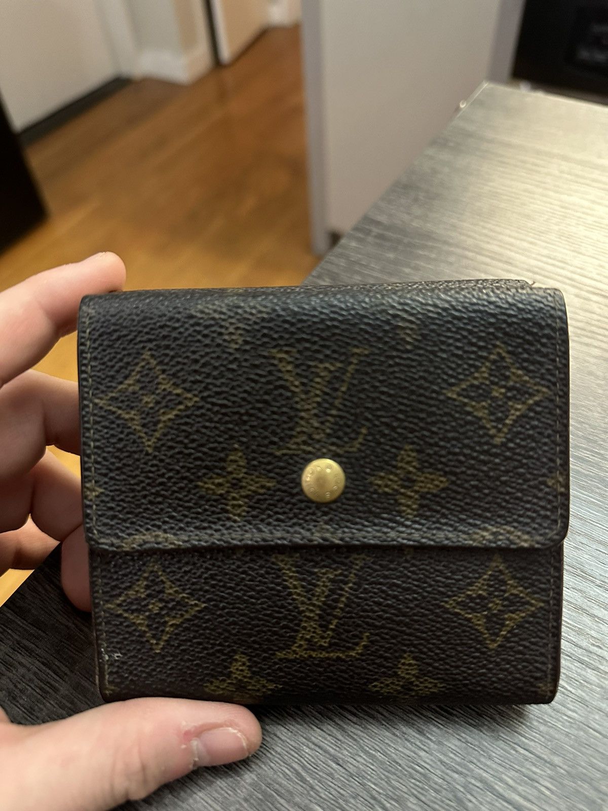 Louis Vuitton Vintage Louis Vuitton Wallet Size ONE SIZE - 1 Thumbnail