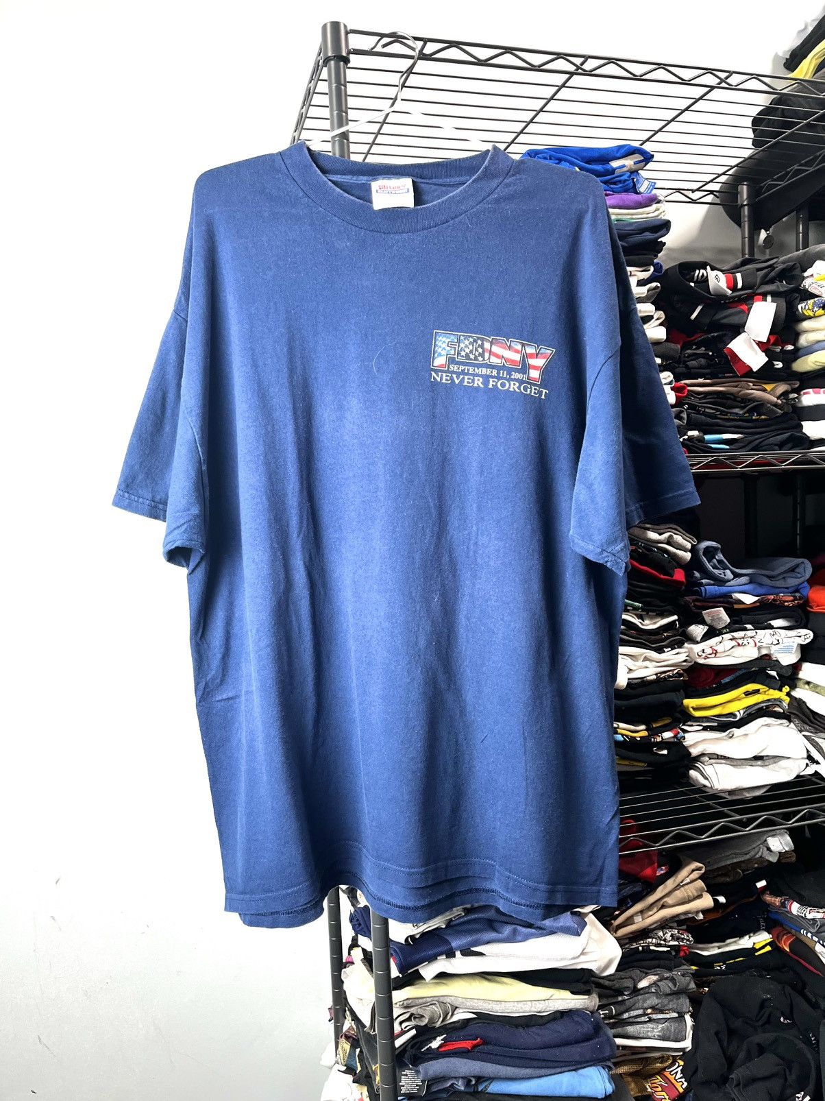Vintage Vintage FDNY Firefighter 343 Memorial T Shirt Size US XL / EU 56 / 4 - 2 Thumbnail