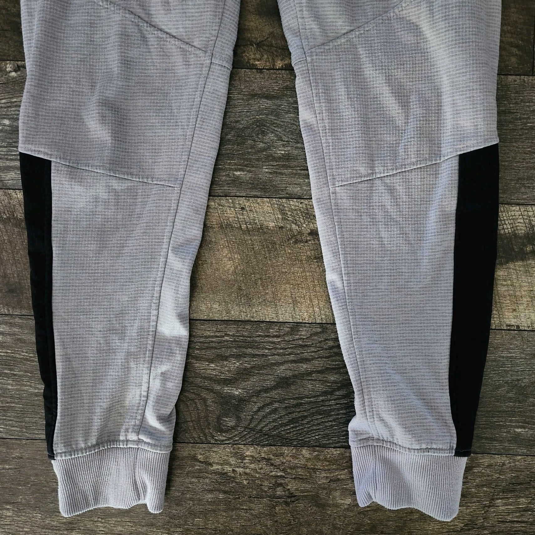Under Armour Under Armour Pants Mens Small Fitted Sweat Joggers Waffle Knit Gray Black Athletic Tapered Inseam 28" Pockets Size US 29 - 2 Thumbnail