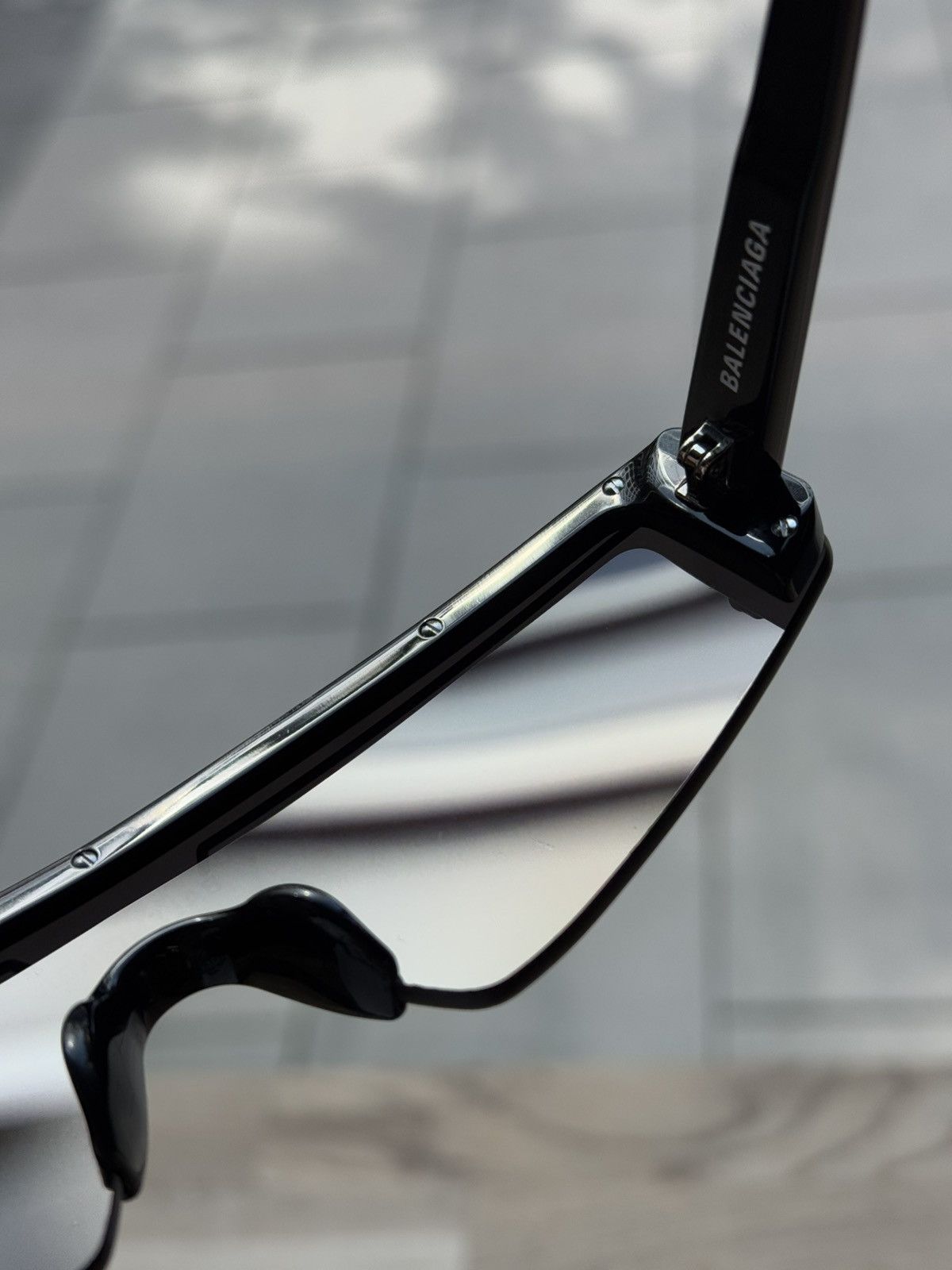 Balenciaga Balenciaga Skiny Ski Sunglasses BB0003S-001 Size ONE SIZE - 8 Thumbnail